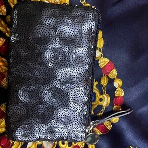 🎶LOFT NAVY Sequin Wristlet